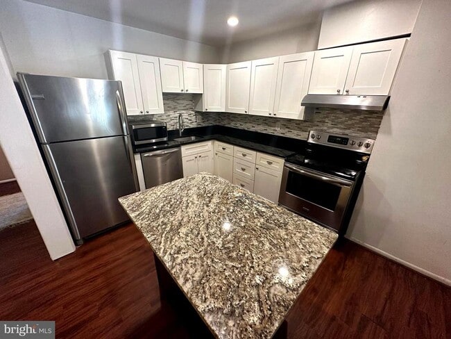 Photo - 6300 Bentham Ct