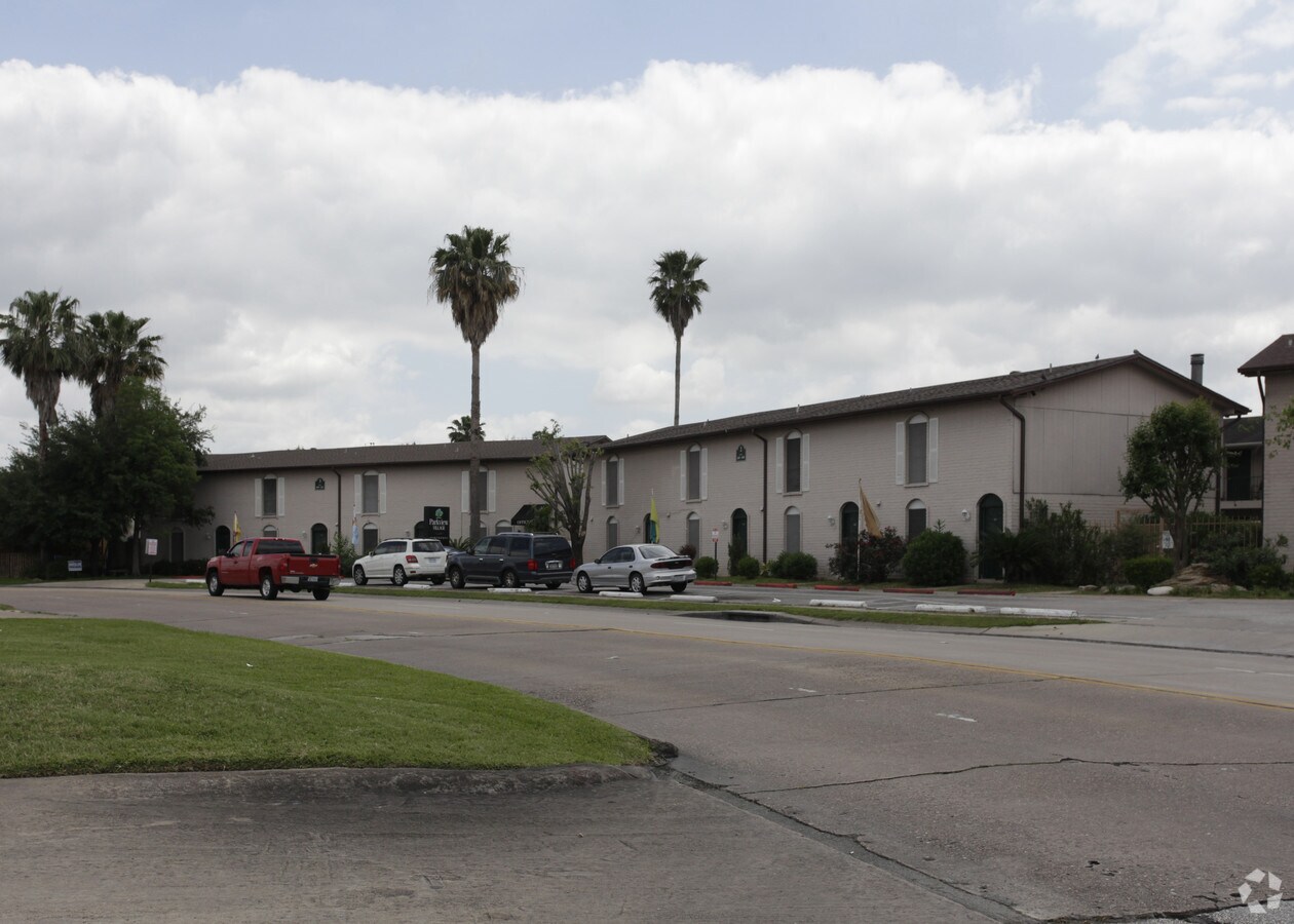 Parkview Village Apartment - Parkview Village Apartment