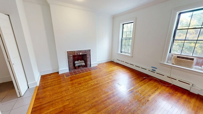 Building Photo - 313 S 18th St Unit 3F