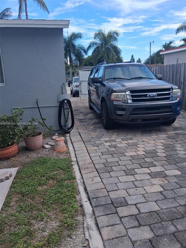 137 Abaco Dr Unit 1