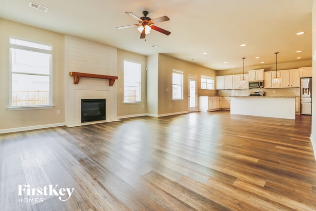 Photo - 225 Villa Grande Dr