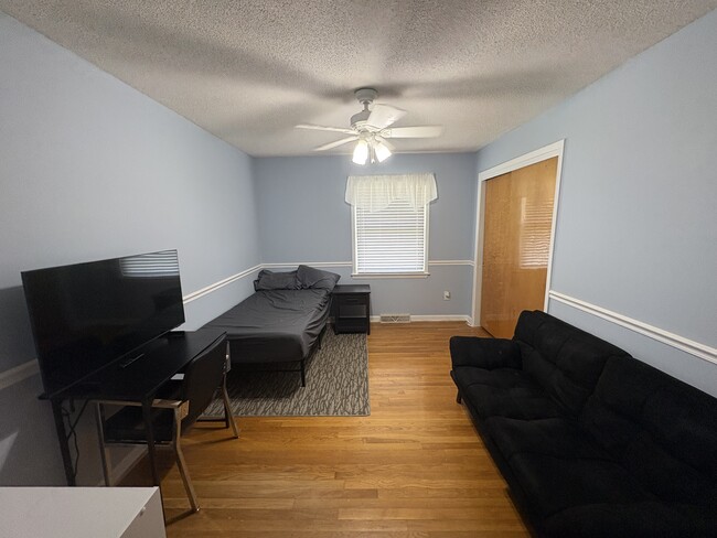 Photo - 6011 Wedgewood Dr