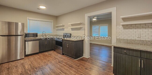 Cute little 2 BR / 1 BA up for lease!