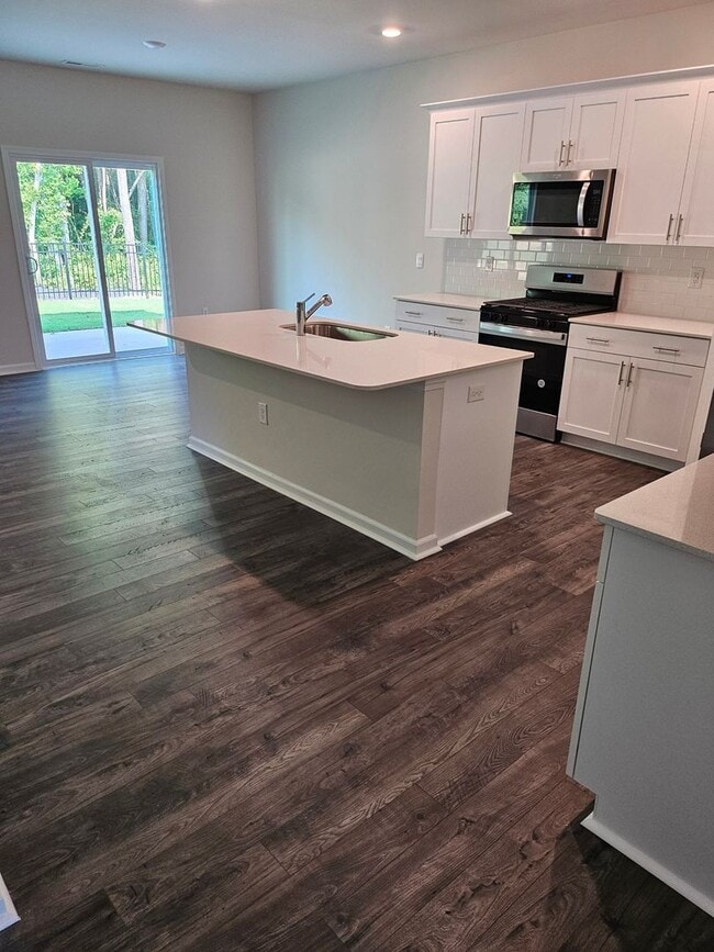 Photo - 925 Canis Minor Rd