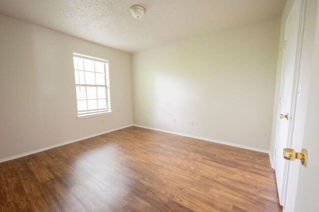 Photo - Arbors Apartments