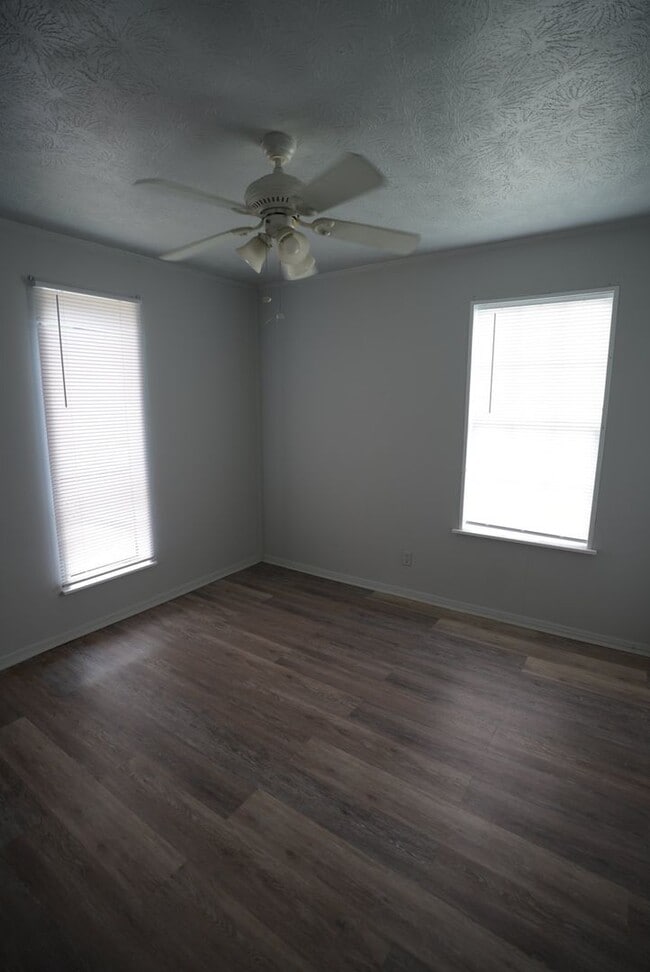 Photo - 1005 Ladiga St SE