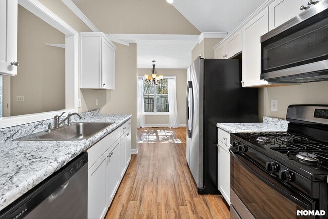 Photo - 198 Lakeview Dr