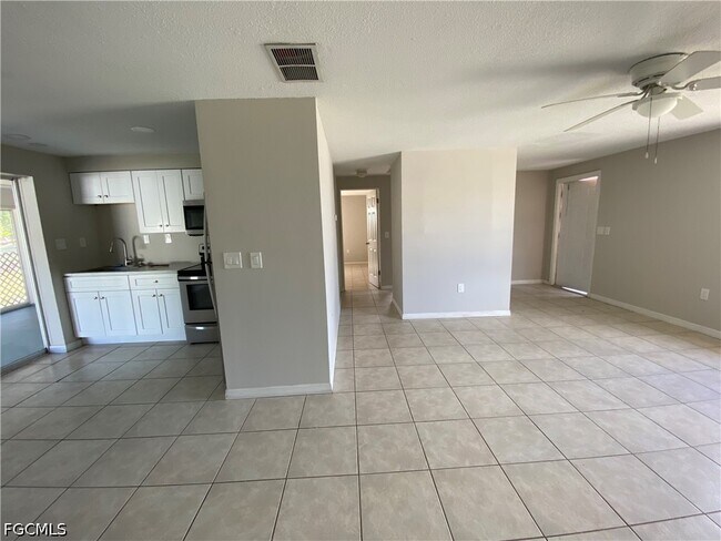 Photo - 11310 Linda Loma Dr