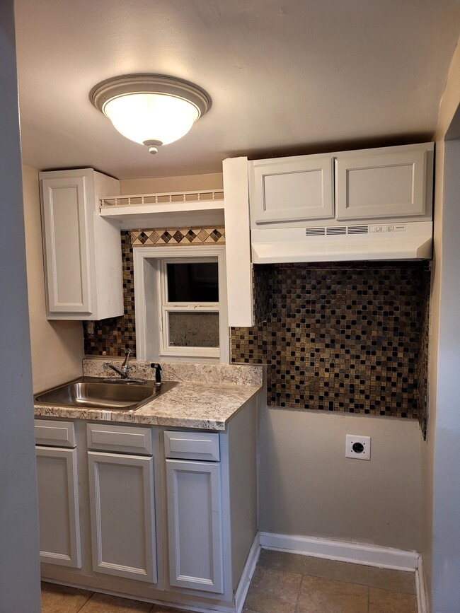 Building Photo - 323 S Garden St Unit 323 B