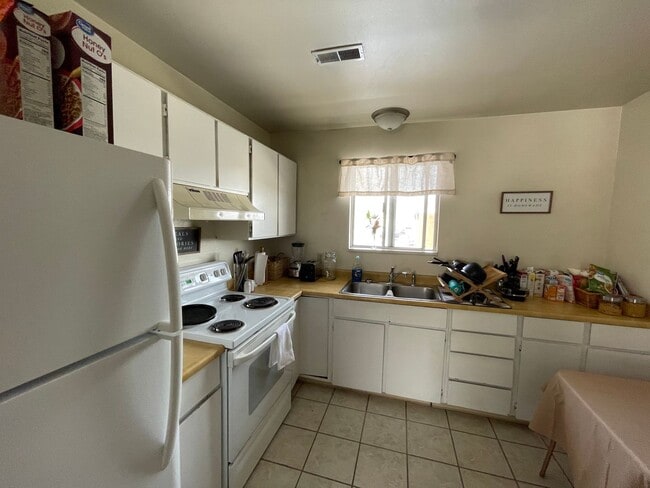 Photo - Upper Level 2 Bedroom 1 Bath Unidad 11