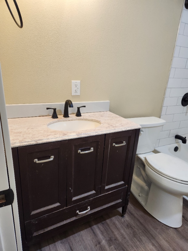 Photo - 974 SE Roberts Ave