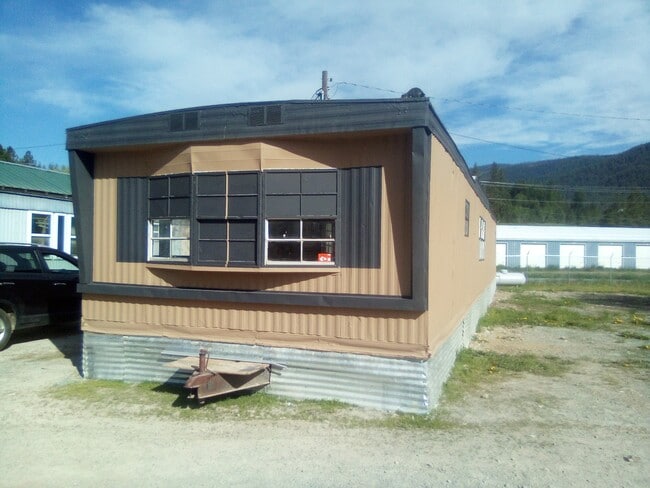 Building Photo - 1130 MT-135