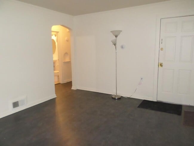 Photo - 252 Southgate Ave