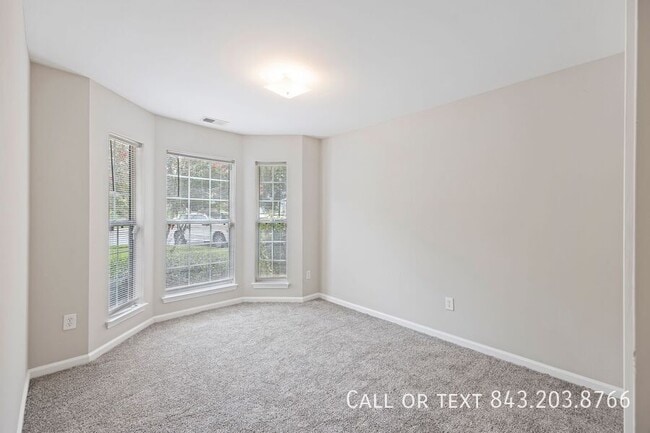 Photo - 9318 Ayscough Rd