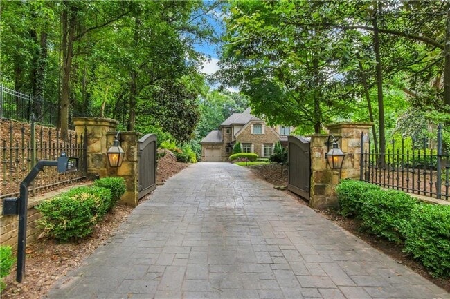 Photo - 5265 Peachtree Dunwoody Rd NE