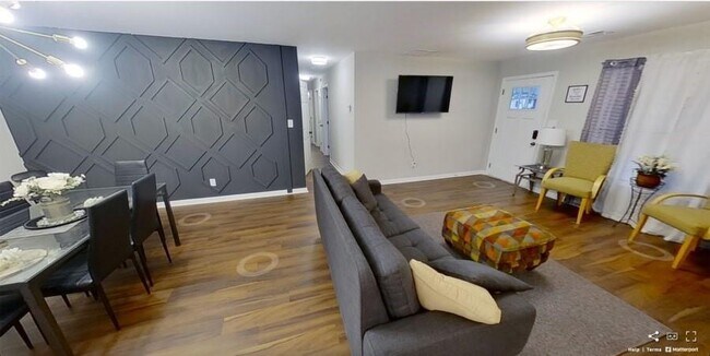 Photo - 1643 Mary George Ave NW