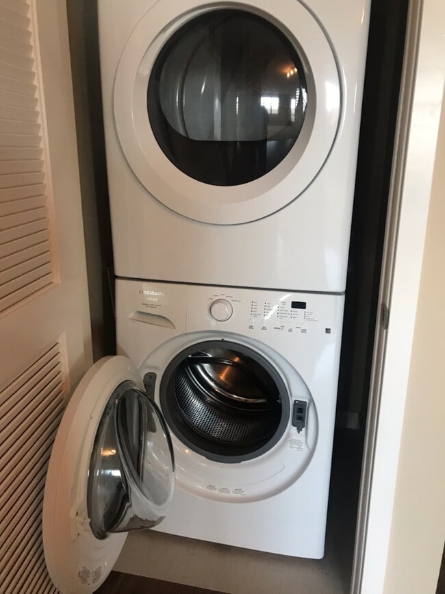 Photo - 888 San Mateo Apartments