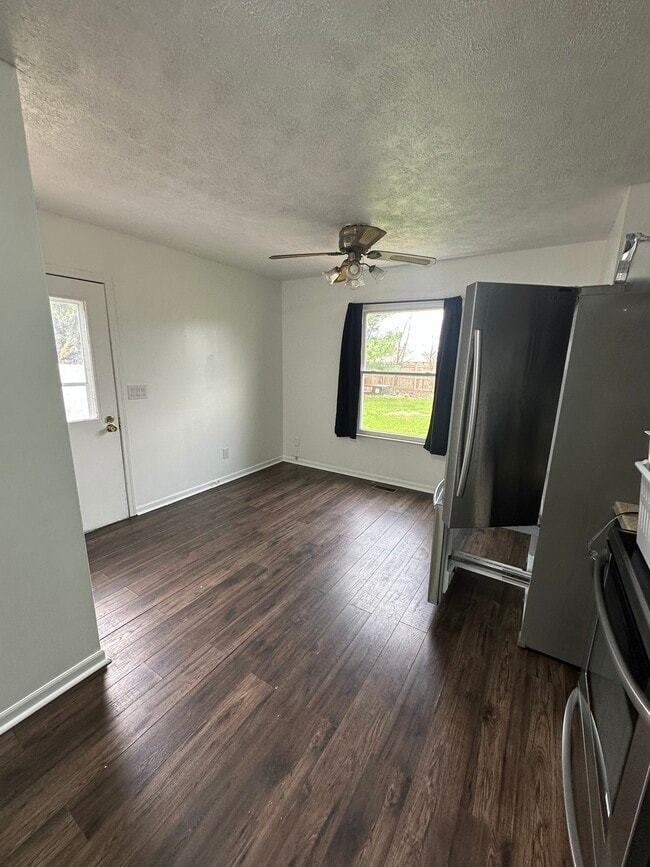 Photo - 3891 Millstone Rd Unidad Millstone