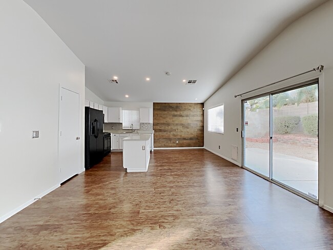 Photo - 9395 Santa Fe Rose St