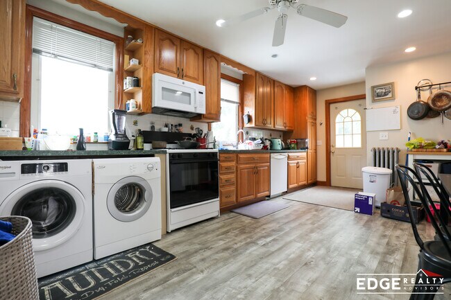 Photo - 17 Falkland St Condo