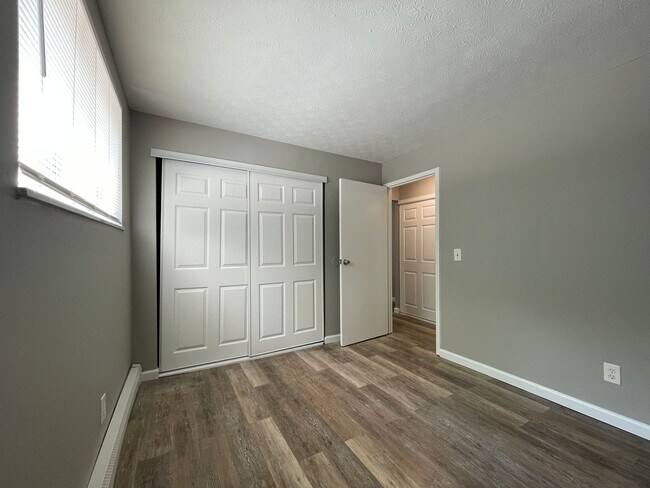 Photo - Recently Renovated 1-Bedroom Apartment in ... Unidad 1599 Glen Parker Ave - 1