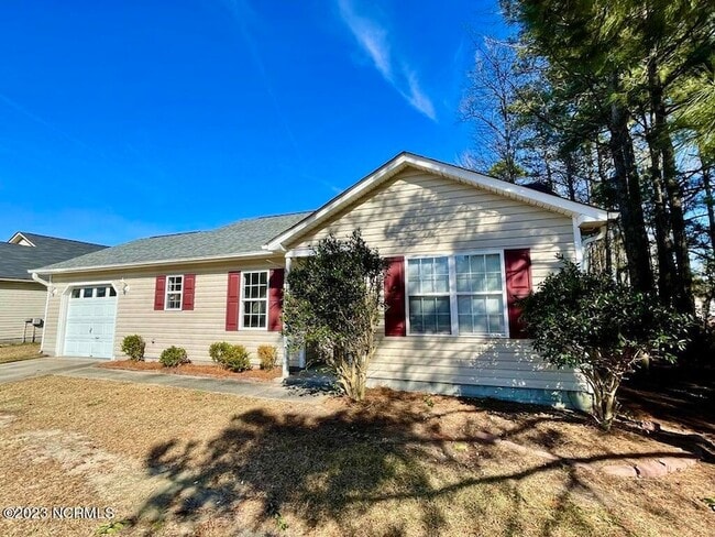104 Sweet Bay Dr