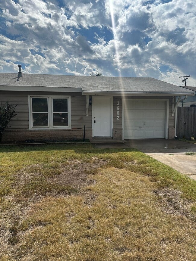 Building Photo - Updated 3 Bedroom Home