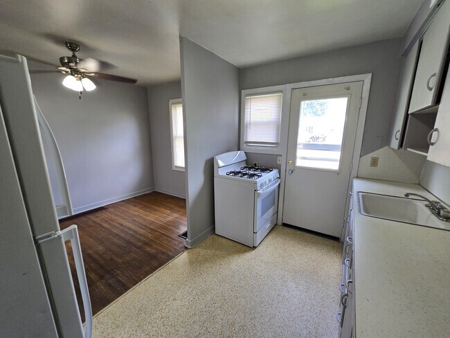 Photo - 263 Madison St