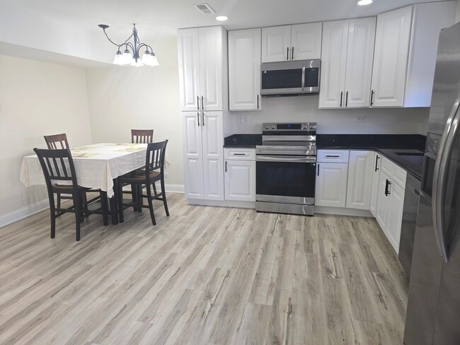 Photo - 1914 Heatherway Ln