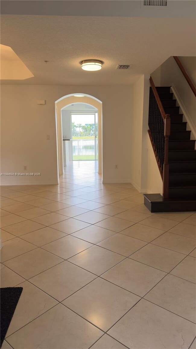 Photo - 924 SW 143rd Ter