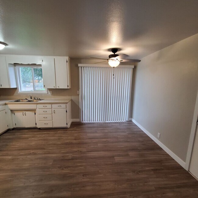 BOY 4370/4380 WA Apartment Unit 4370 NE Waverly Dr Albany, OR