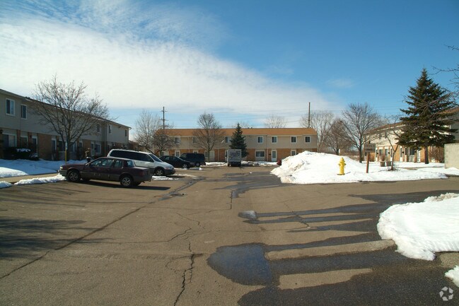 Woodland Square Apartments - Woodland Square Apartments
