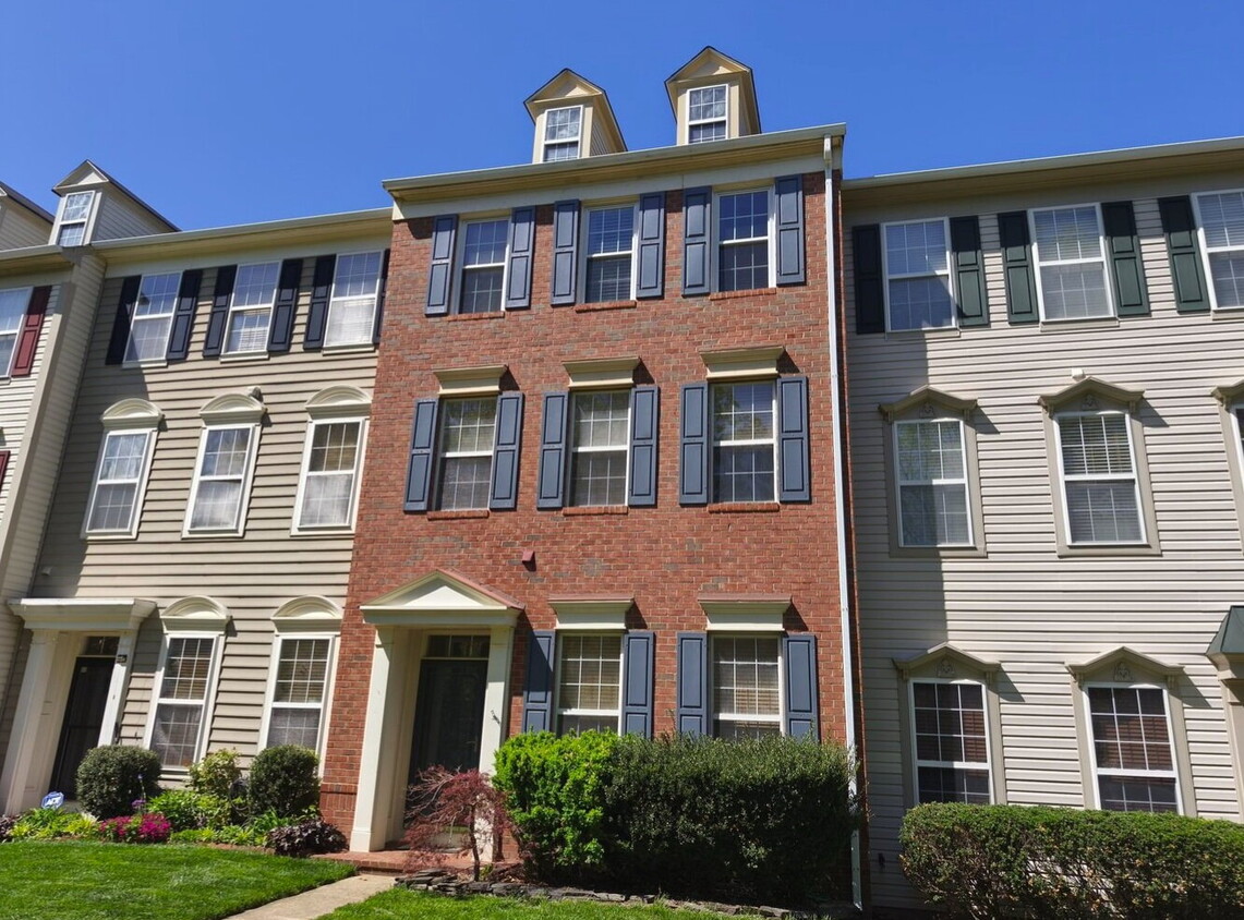 Your Dream Townhome Awaits! - Your Dream Townhome Awaits!