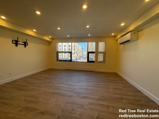 Photo - 1028a Commonwealth Ave Unit 405