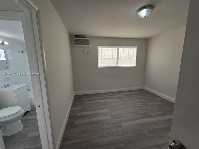 Photo - 1628 SW 7th St Unidad 4