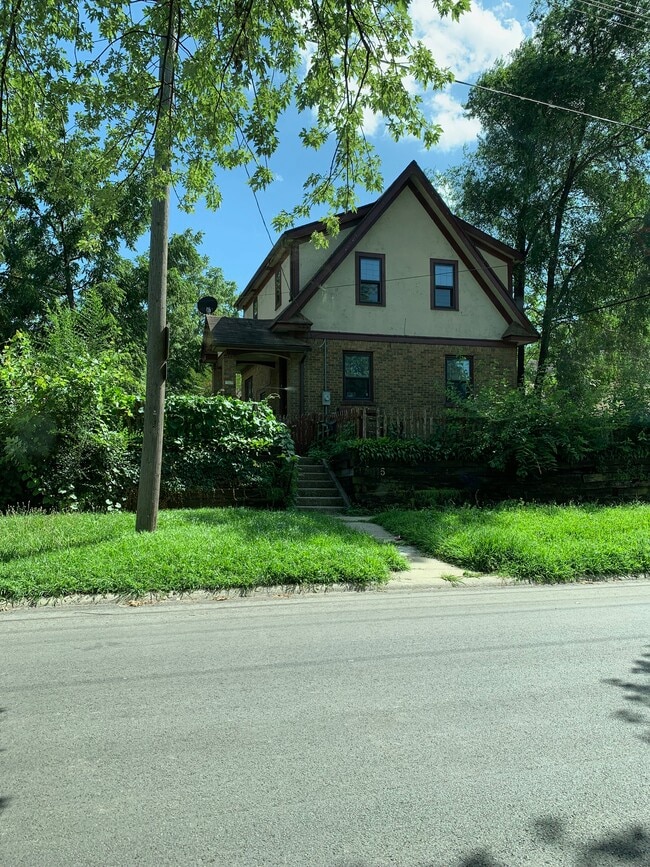 Building Photo - 2115 10th Ave Rental