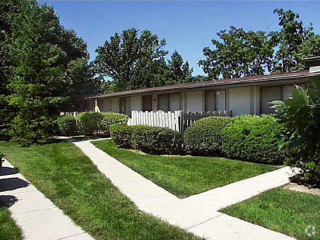 Building Photo - Lindendale Apts Unit 0840