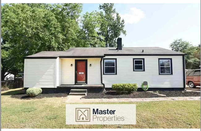 Building Photo - 10 N Acres Dr