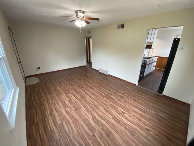 Photo - 3006 S Summit Ave