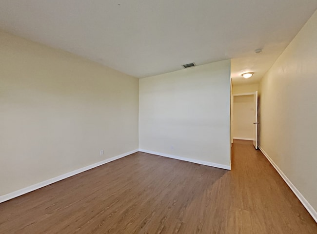 Building Photo - 4444 NE 29th Ave Rental