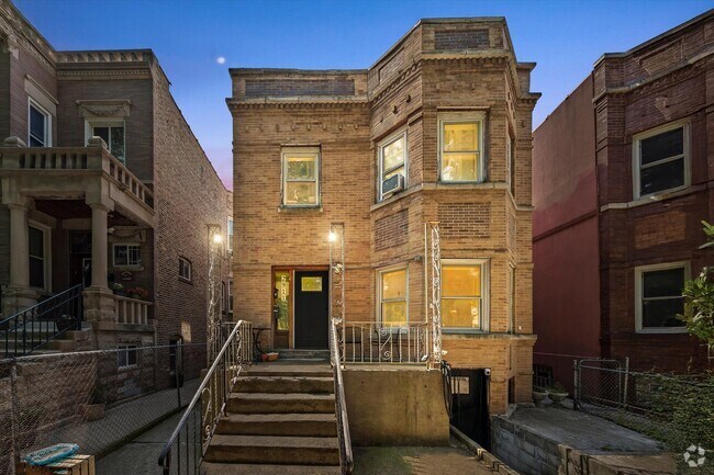 Building Photo - 2911 W Belden Ave Unit 1 Rental