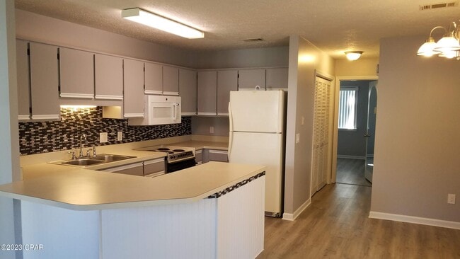 Photo - 817 Premier Dr