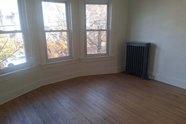 Photo - 247 N Main St