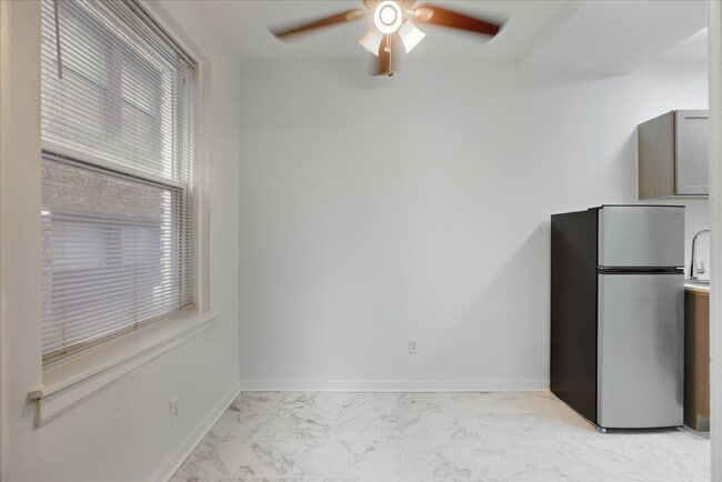 Photo - 3727 N Pine Grove Ave