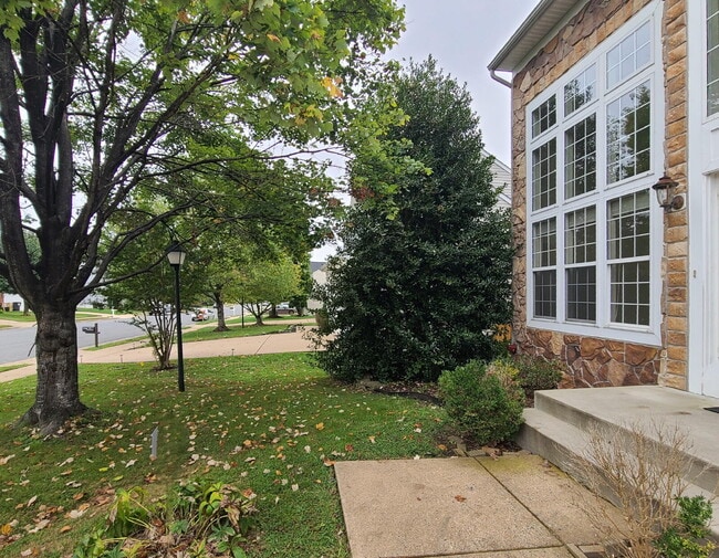 Photo - Gorgeous 6 BR Home, Convenient to Quantico & Commuting