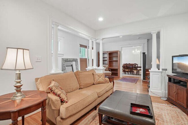 Photo - Cleveland Park 5 Bedroom, 3.5 Bath
