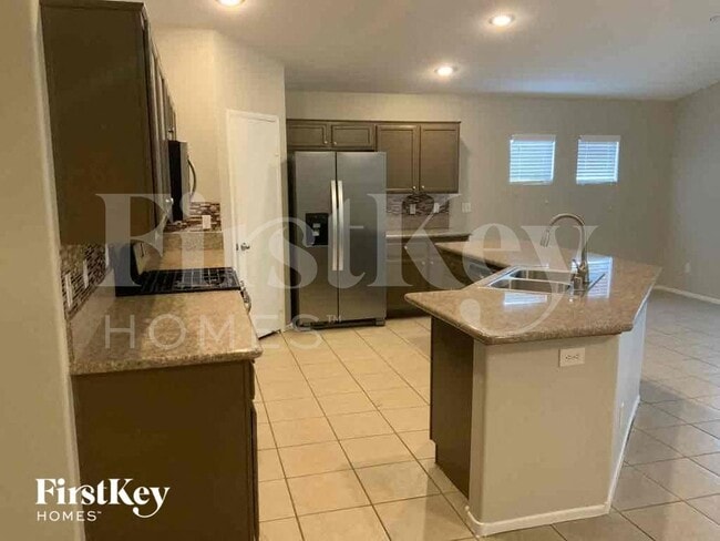 Photo - 2209 Meadow Green Ave