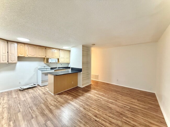 Photo - 1 Bedroom Apartment Available Now