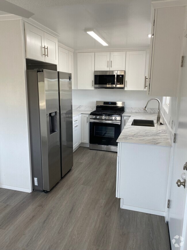 Building Photo - 61880 Verbena Rd Unit A Rental