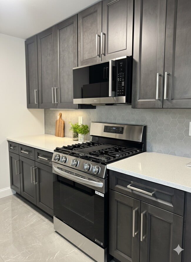 Building Photo - 323 Stratford Pl Unit 323